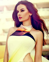 Evelyn Sharma